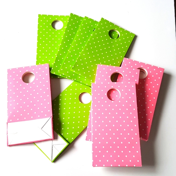 11 pcs Dots Cardboard Favor Bags Loot Bags Treat Bags 3.75"x5.25" inches - Picture 4 of 12